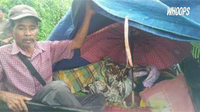 WHOOPS: Tak Mampu Sewa Ambulans, Gadis Ini Meninggal di Atas Mobil Pikap