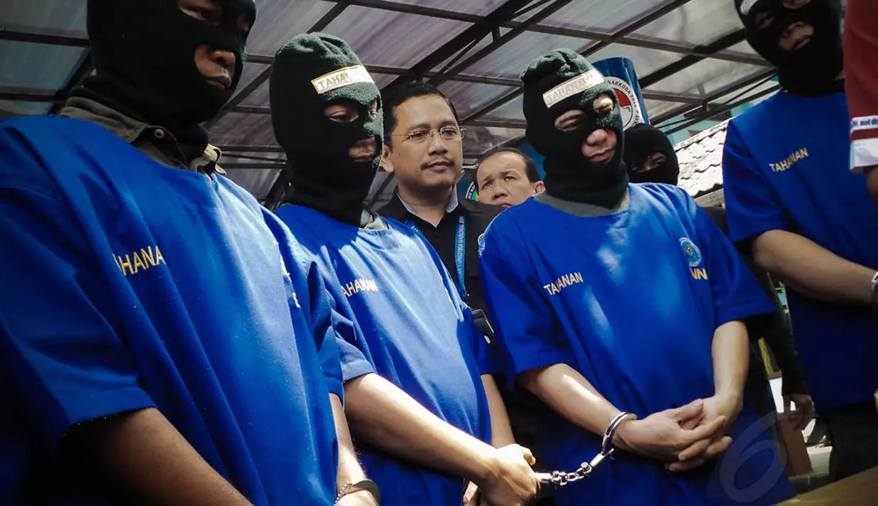 Ganja seberat 2.167,6 gram itu didapat BNN dari Ujang Asum (35), sopir truk sampah Dinas Kebersihan dan Pertamanan Kota Tangerang. (Liputan6.com/Faizal Fanani)