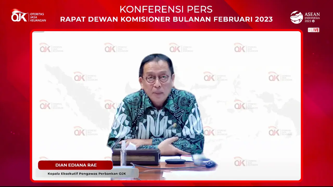 Kepala Eksekutif Pengawas Perbankan OJK, Dian Ediana Rae menjelaskan proses penggabungan usaha atau merger antara PT Bank MNC Internasional Tbk (BABP) dan PT Bank Nationalnobu (NOBU)