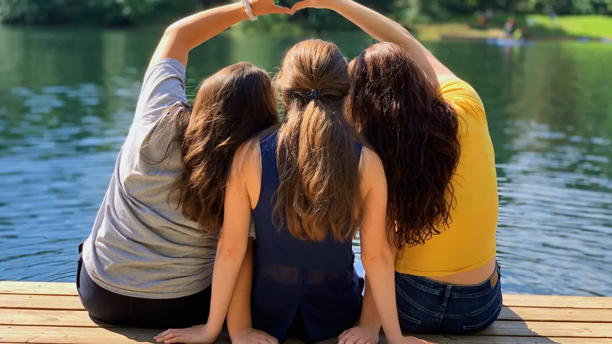 Kata-Kata Sahabat Singkat Menyentuh Hati, Hargai Momen