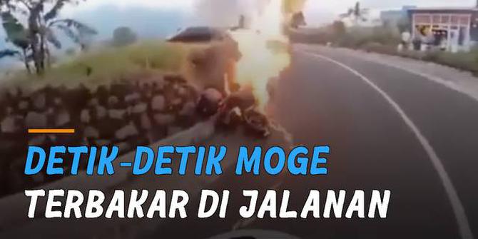 VIDEO: Detik-Detik Moge Terbakar di Jalanan, Diduga Masalah Teknis