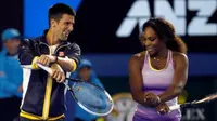 Novak Djokovic dan Serena Williams melengkapi prestasi gemilang mereka setelah dinobatkan sebagai atlet terbaik tahun ini.