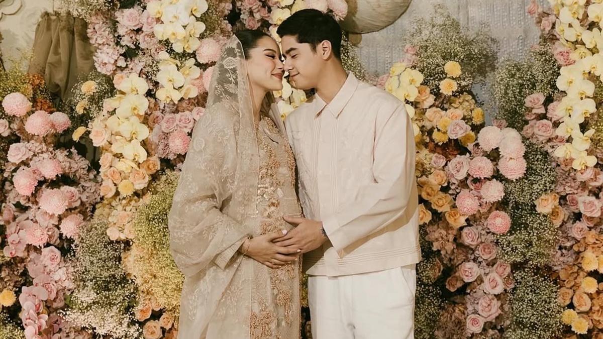 6 Potret Gamis Alyssa Daguise di Pengajian 7 Bulanan, Memukau Pancarkan Aura