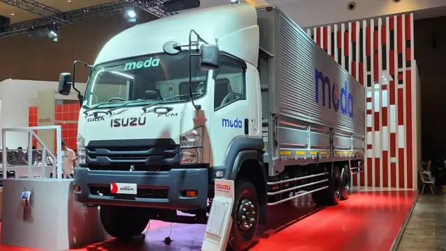 Isuzu GIGA FVM Disulap Jadi Truk Logistik Modern (ist)