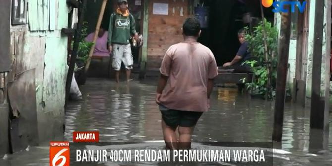 Banjir Rendam Permukiman Warga di Rawa Terate Cakung