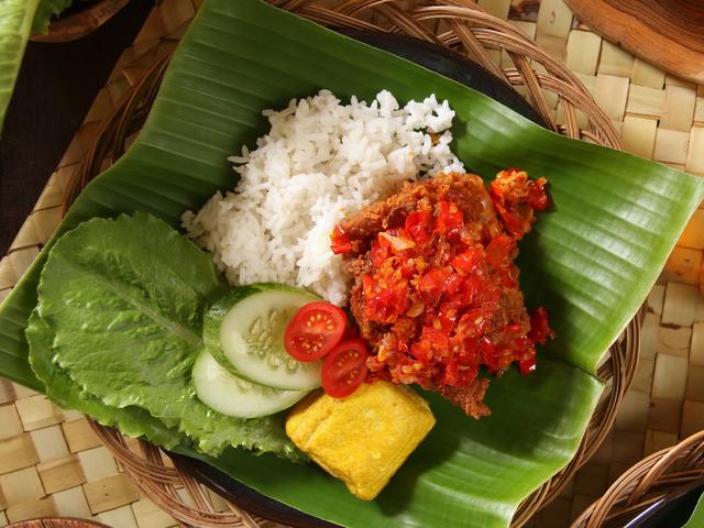 Manfaat Daun Pisang sebagai Bungkus Makanan - Lifestyle Fimela.com