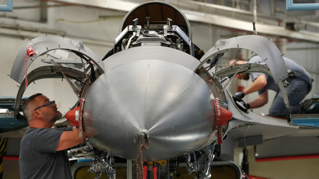 Melihat Bengkel Jet Tempur F-16 dan A-10 di Pangkalan Angkatan Udara Hill