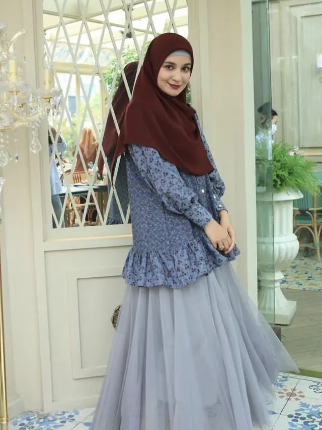 Padupadan Warna Abu-Abu Muda