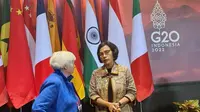 Menteri Keuangan Sri Mulyani Indrawati bersama US Treasury Secretary (Menkeu Amerika Serikat) Janet Yellen dirinya mengobrol mengenai perkembangan ekonomi dunia. (Instagram @smindrawati)