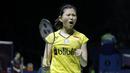 Pebulutangkis Indonesia, Debby Susanto, melakukan selebrasi usai mengalahkan pasangan Cina, He Jiting/Du Yue, pada Indonesia Open di Istora Senayan, Selasa, (3/7/2018). Ricky/Debby menang dengan skor 17-21, 21-13. 24-22. (Bola.com/M Iqbal Ichsan)