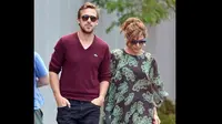 Di era media sosial dan handphone berkamera, kok bisa Ryan Gosling dan Eva Mendes menjaga berita kehamilan begitu lama?