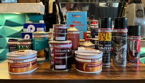 Ragam produk yang ditawarkan Penta Prima Paint. (Liputan6.com/Septian Pamungkas)