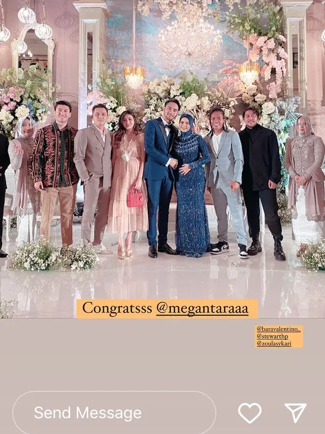 Pemain Love Story The Series hadir di resepsi pernikahan Achmad Megantara  (Foto: Instagram/@demmyfebriana)