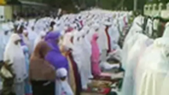 Ribuan Warga Sholat Ied di Tanjung Priok