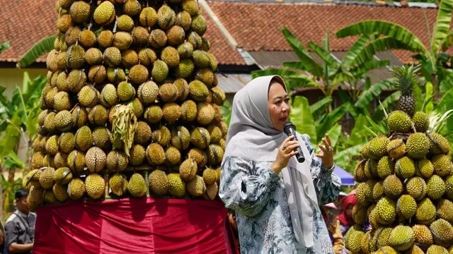 Festival Durian Bumi Soedirman #1 di Lapangan Dusun Sumingkir, Desa Bantarbarang, Kecamatan Rembang, Purbalingga. (Foto: Liputan6.com/Prokompim PBG)