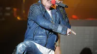 Grup band rock legendaris Guns N Roses dikabarkan akan reuni dan melakukan tur dunia jika berdasarkan pada laporan. Dishnation.com melaporkan jika Axl Rose dan Slash telah meninggalkan perseteruan mereka untuk berdamai. (Bintang/EPA)