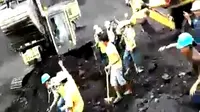 Heboh, Video Penemuan Korban yang Tertimbun Batu Bara