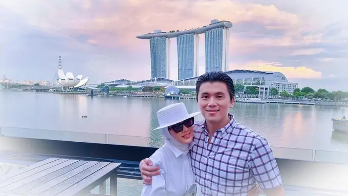 Syahrini dan Reino Barack