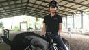 Cantik dan berbakat, membuat para netizen selalu mengagumi foto-foto yang diposting oleh Nabila. Salah satunya foto ketika ia berkuda ini. (Liputan6.com/IG/@nsyakieb85)