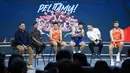 Pemain dan pelatih Pelita Jaya Jakarta saat mengikuti acara perkenalan skuad untuk mengarungi Indonesian Basketball League (IBL) 2026 di The Convergence Indonesia, Kuningan, Jakarta Selatan, Kamis (8/1/2026). Pelita Jaya Jakarta resmi meluncurkan tim untuk gelaran IBL 2026. (Bola.com/M Iqbal Ichsan)