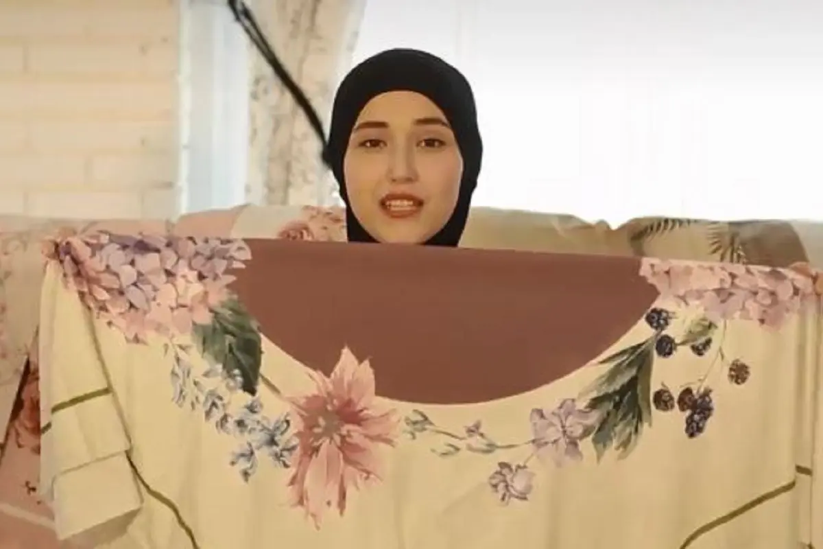 Tutorial Hijab Adelia Pasha