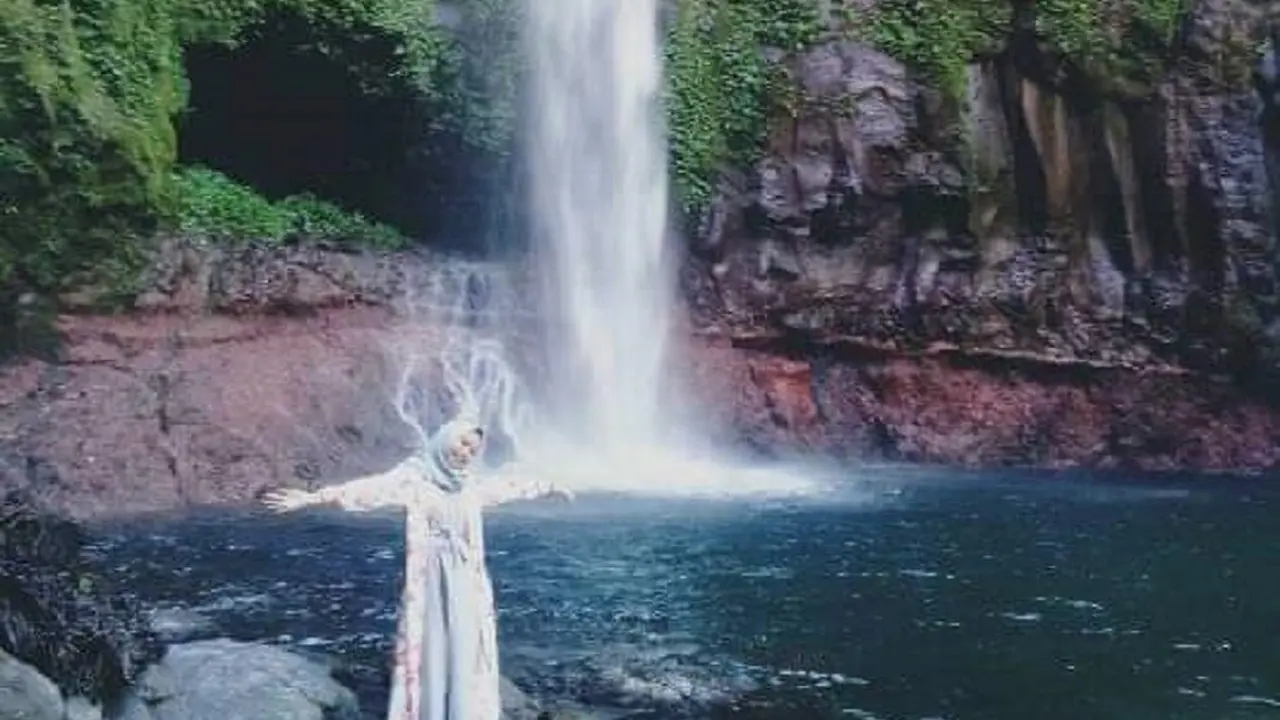 Eksotika air terjun simoko di Kabupaten Bantaeng, Sulsel (Liputan6.com/ Eka Hakim)