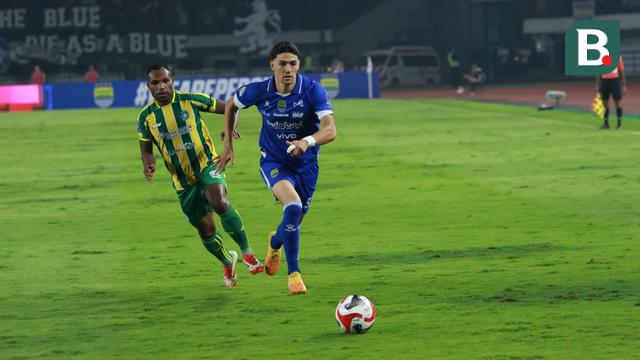 Foto: Berguninho Pemecah Kebuntuan Persib Bandung saat Jamu PSBS Biak di BRI Super League 2025/2026