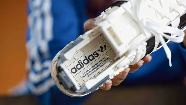 Sneakers Andalan Adidas Tampil Menggemaskan dalam Bentuk Lego