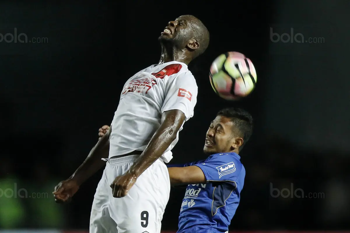 Striker PSM, Bruce Djite