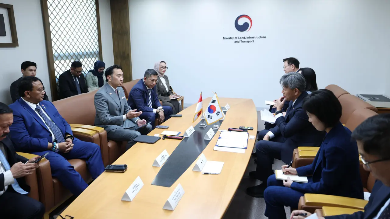 Wakil Ketua MPR RI, Edhie Baskoro Yudhoyono (Ibas), bersama delegasi anggota MPR/DPR RI melakukan pertemuan diplomasi kebangsaan dengan jajaran pimpinan Ministry of Land, Infrastructure and Transport (MOLIT) Korea Selatan di Seoul, Kamis (24/4/2026) (Isti