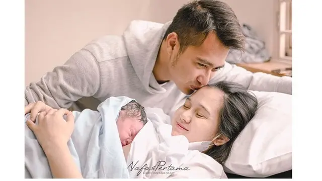 Eza Gionino dan Istri Dikaruniai Anak Kedua, Ini 7 Potret Perjalanan Kehamilannya