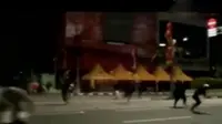 Dua kelompok warga terlibat tawuran di Jalan Suryo Pranoto