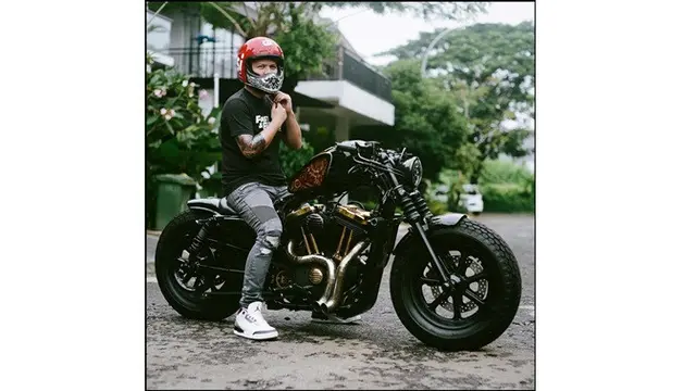 7 Potret Gading Marten Touring Jogja-Bali, Tetap Patuhi Protokol Kesehatan