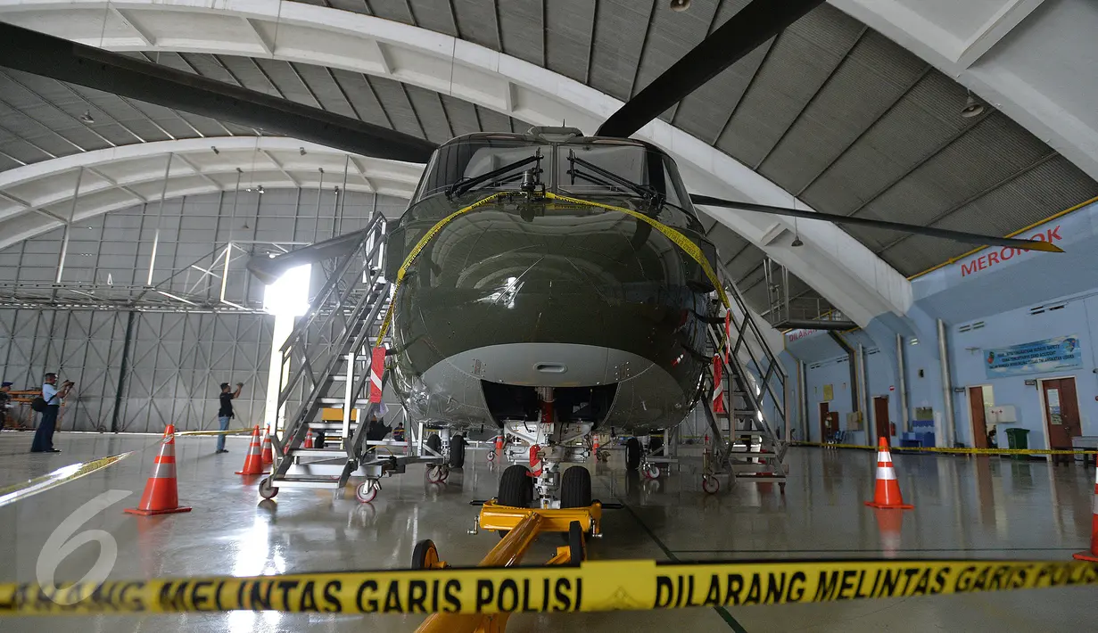 Pengadaan heli ini berawal pada 2015, ketika TNI AU ingin membeli heli yang peruntukannya buat heli VVIP kepresidenan Jakarta, Kamis (9/2). Jokowi menolak karena merasa pesawat kepresidenan Super Puma masih cukup laik. (Liputan6.com/ Widodo S.Jusuf/Pool)