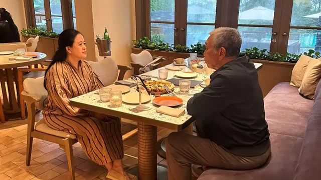 Menko Marves), Luhut Binsar Pandjaitan, menerima kunjungan Ketua DPR RI sekaligus Ketua DPP PDI Perjuangan, Puan Maharani, di Singapura