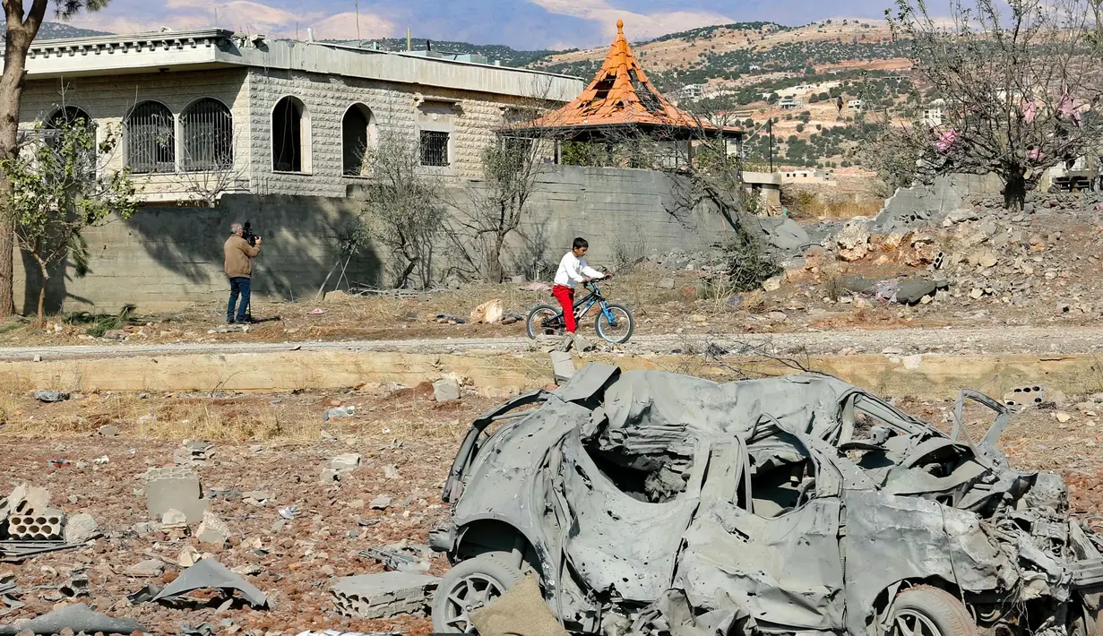 Israel terus mengintensifkan serangan udaranya ke wilayah Lebanon yang diduga menjadi tempat Hizbullah yang didukung Iran. (Nidal SOLH/AFP)