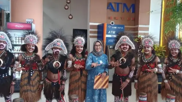 Dante Rigmalia (tengah) Ketua Komisi Nasional Disabilitas