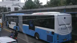 Cityline 2 Articulated buatan Karoseri Laksana