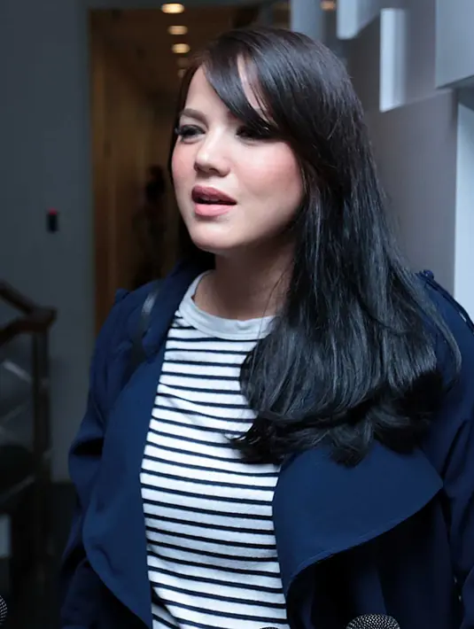 Kini, usia kandungan Alice Norin memasuki usia delapan bulan. Perempuan kelahiran Stavanger, Norwegia 29 tahun silam itu ingin melahirkan secara normal bayi yang diperkirakan berjenis kelamin perempuan. (Deki Prayoga/Bintang.com)