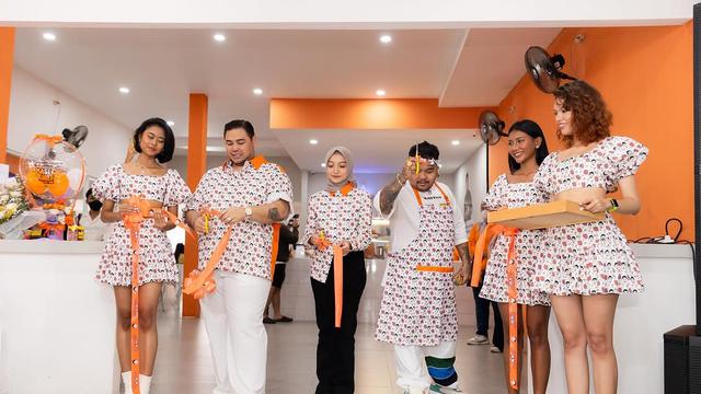 Ivan Gunawan Buka Bisnis Kuliner Baru, Harga Mulai 15 Ribu dan Bikin Perut Kenyang