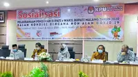 Sosialisasi PKPU nomor 6 tahun 2020 kepada stage holder dan perwakilan pasangan calon peserta Pilkada Malang 2020 (Liputan6.com/Zainul Arifin)