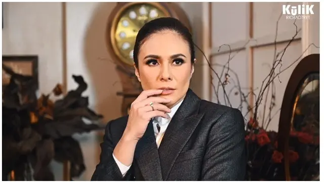 7 Gaya Wulan Guritno dalam Pemotretan Terbarunya, Tampil Kharismatik