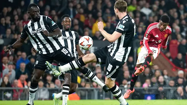 Foto: Aksi Memukau Amad Diallo saat Membawa MU Bungkam PAOK di Liga Europa