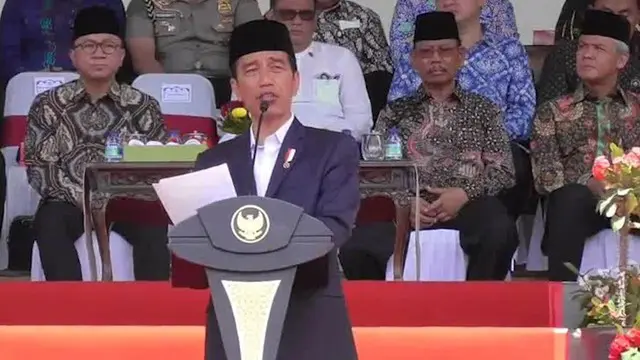 Setelah mendapat kritik soal bantuan kepada etnis Rohingya, Presiden Joko Widodo menegaskan pemberian bantuan akan tetap dilakukan