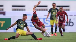 Miftah Anwar Sani didatangkan Barito Putera dari klub Divisi Utama Liga Bosnia Herzegovina pada 5 Juni 2021. Dalam BRI Liga 1 2021 ia telah bermain dalam 3 laga saat melawan Bali United, Borneo FC dan Persikabo 1973. (Bola.com/Bagaskara Lazuardi)
