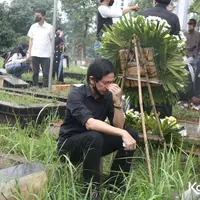 Addie MS pmakaman Oddie Agama (Bayu Herdianto © KapanLagi.com)