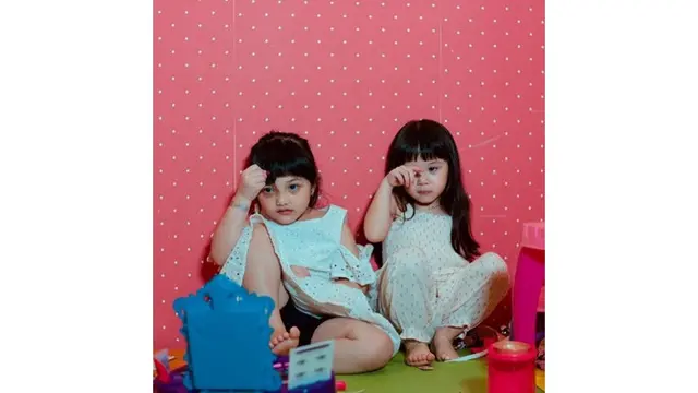 Gempita dan Arsy Pose Bareng Layaknya Model, 5 Hasilnya Bikin Gemas