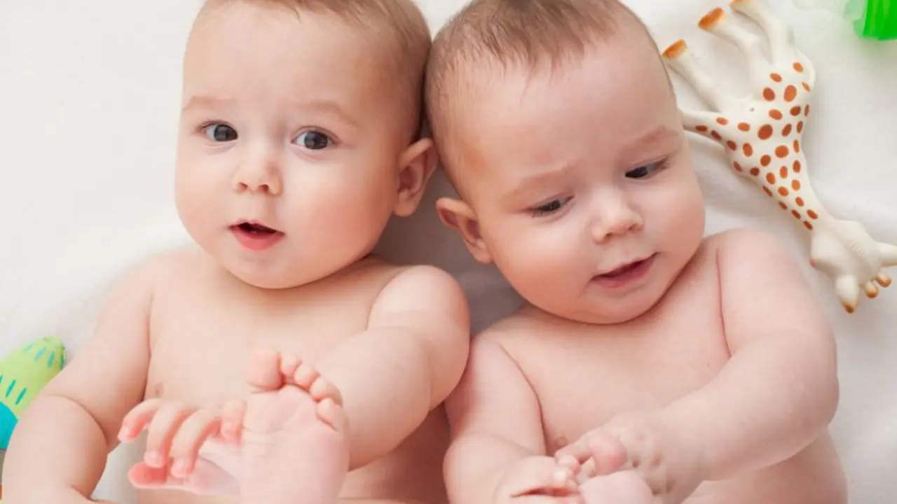 Jaga Kesehatan Saat Mengandung Bayi Kembar