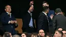 Ini menjadi momen spesial bagi Pangeran William sebagai fans Aston Villa karena untuk pertama kalinya dalam sejarah mereka berhasil merengkuh gelar juara Liga Europa untuk pertama kalinya. (AFP/Ozan Kose)