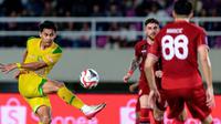 Aksi winger Persebaya Surabaya, Malik Risaldi saat bertandang ke markas Persis Solo dalam laga pekan ke-32 BRI Super League 2025/2026 di Stadion Manahan, Solo, Sabtu (9/5/2026). (Dok. Persebaya)
